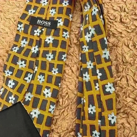 Hugo Boss Silk Tie Men’s Floral Geometric Yellow Blue Made in Italy homecoming - Picture 2 of 5